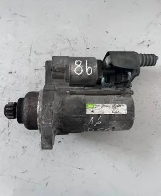 Volkswagen Golf VII Starter motor 03M911023M
