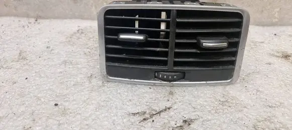 Rear air vent grill