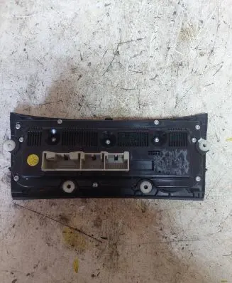 Volkswagen PASSAT B6 Climate control unit