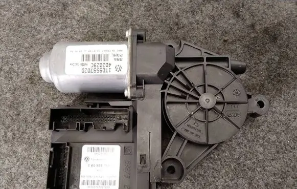 Volkswagen Caddy Front door window regulator motor 05075730 1K0959792J 30100707021920