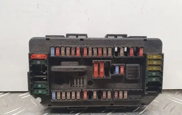 BMW 1 F20 F21 Fuse module 922487904