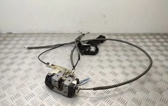 Loading door lock