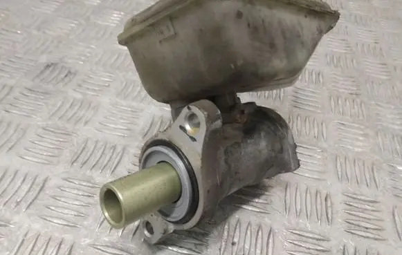 Renault Laguna II Master brake cylinder 41230030 V604036S66