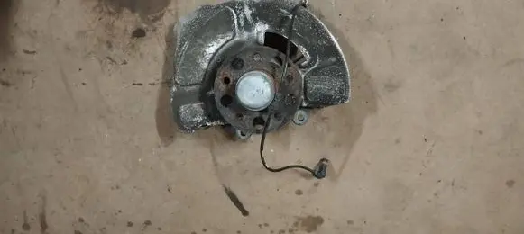 Mercedes-Benz CLS C218 X218 Front wheel hub A2183307900