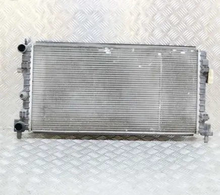 Audi A1 Coolant radiator 6R0121253A