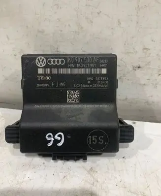 Volkswagen Golf VI Gateway control module 1K0907530AF 28403885 1K0907951