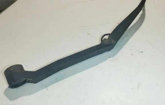 Mazda 6 Front wiper blade arm