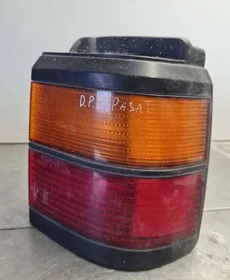 Volkswagen PASSAT B3 Tail light bulb cover holder 333945257