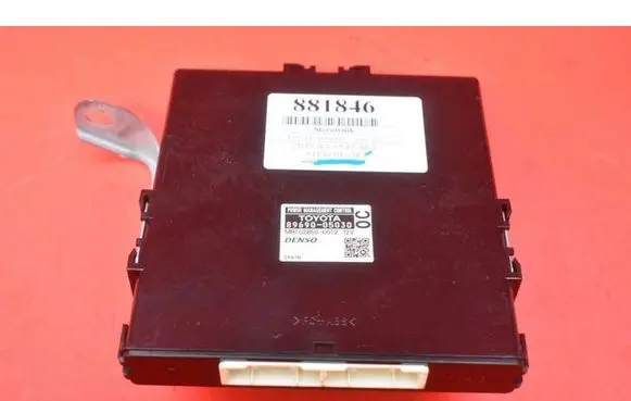 Toyota Avensis T270 Engine control unit/module ECU 8969005030
