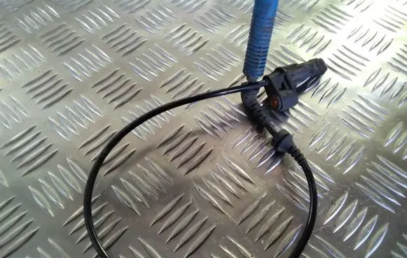 BMW 3 E46 ABS brake wheel speed sensor 34526752681 10071151033