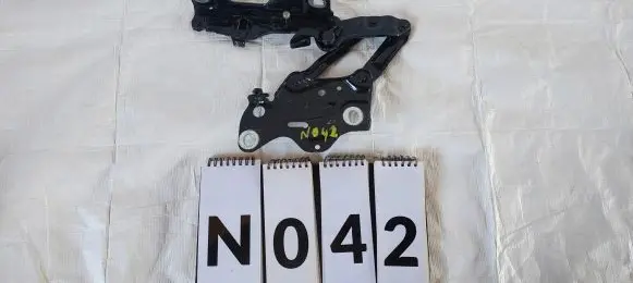 BMW X5 G05 Engine bonnet/hood hinges 7418202