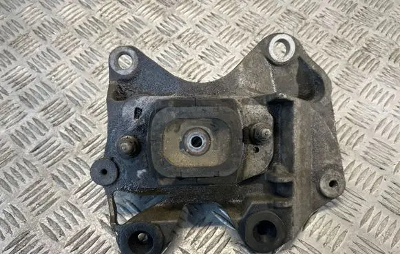 Renault Laguna III Gearbox mount