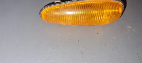 Mazda Xedos 6 Front fender indicator light 21461634