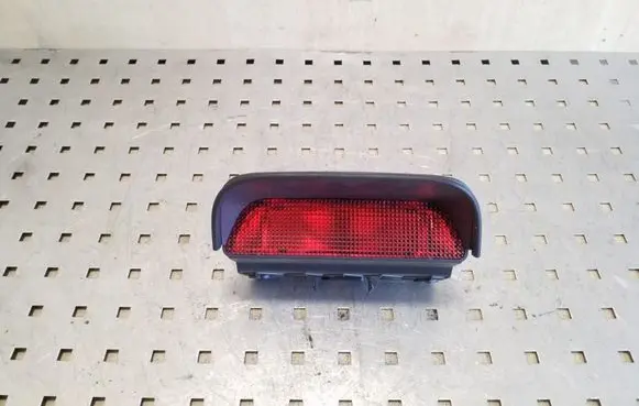 Honda CR-V Third/center stoplight P6939