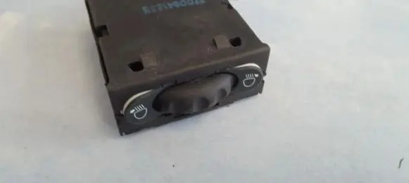 Renault Megane I Headlight level height control switch 7700841235