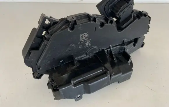 Audi Q3 F3 Rear door lock 83A839015