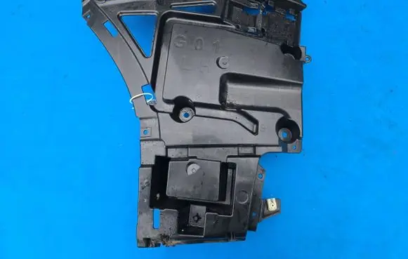 BMW X3 G01 Bumper support mounting bracket corner 7400667