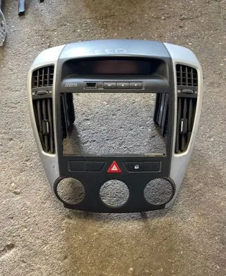 KIA Ceed Screen/display/small screen 957101H700