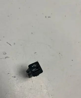 BMW 5 GT F07 USB socket connector 61319167196