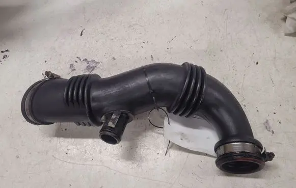 Peugeot 307 Turbo air intake inlet pipe/hose 9687883780