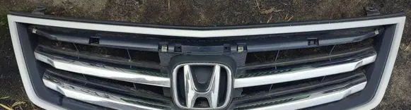 Honda Accord Front bumper upper radiator grill