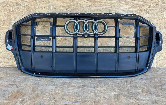 Audi Q7 4M Front bumper upper radiator grill 4M8853651 C02226