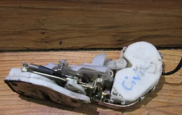 Honda Civic Front door lock
