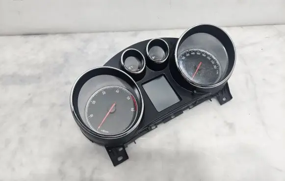 Opel Insignia A Speedometer (instrument cluster) 365903926