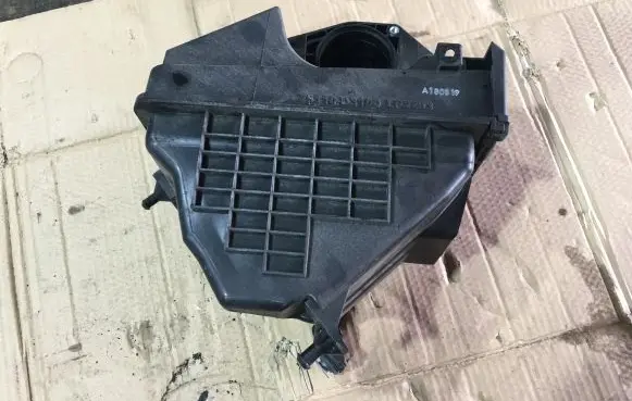 Hyundai Tucson TL Air filter box 28110D3100