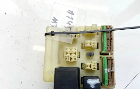 Mitsubishi Carisma Fuse box set