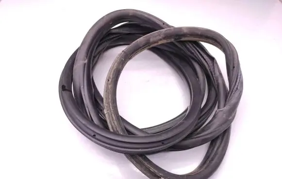 Volkswagen Crafter Front door rubber seal 