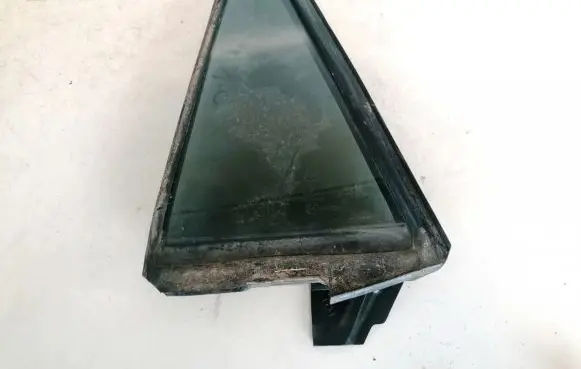 Mazda 6 Rear vent window glass 46r00011 46r-00011