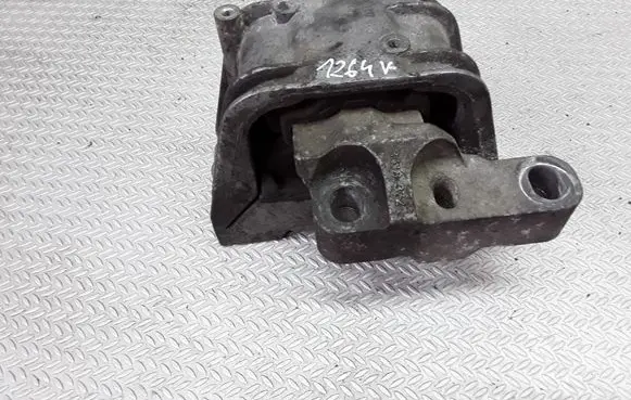 Volkswagen Touran I Engine mount bracket 1K0199262