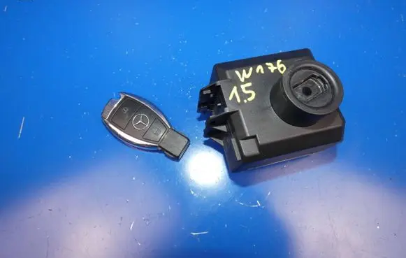 Mercedes-Benz A W176 Ignition lock A2469057901 21066664414 11010093