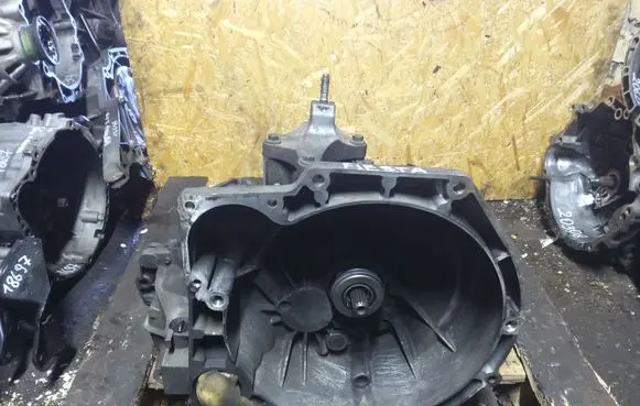 Manual 5 speed gearbox