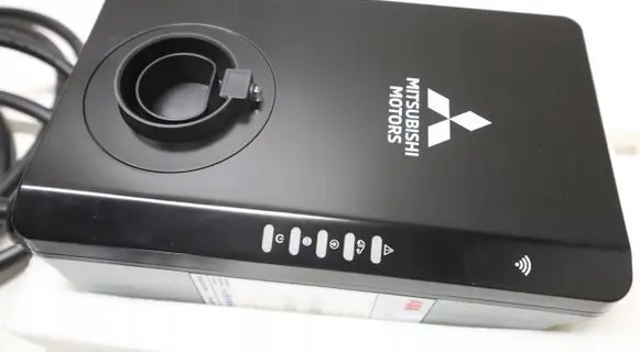 Mitsubishi Eclipse Cross Battery charger (optional) AST28000V9