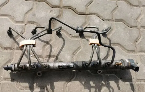 Volvo V50 Fuel main line pipe 0445215023