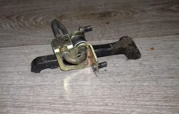 Volvo S60 Front door check strap stopper 30661410