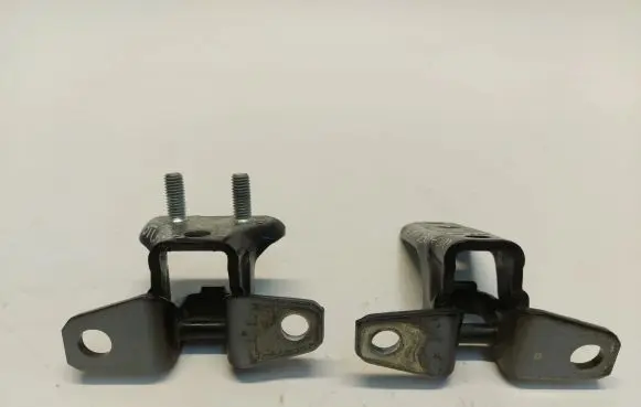 Mitsubishi Outlander Rear door lower hinge