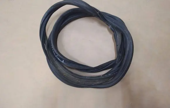 Volkswagen Up Trunk rubber seal (body) 1S6827705E