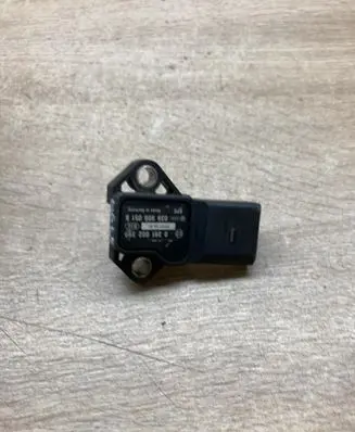 Volkswagen Golf V Air pressure sensor 038906051B 0281002399