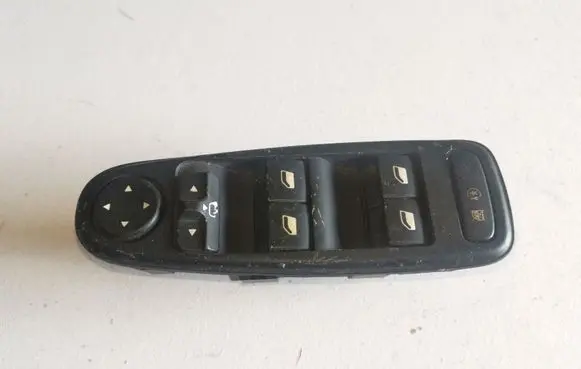 Citroen C4 I Picasso Electric window control switch 96639383ZD