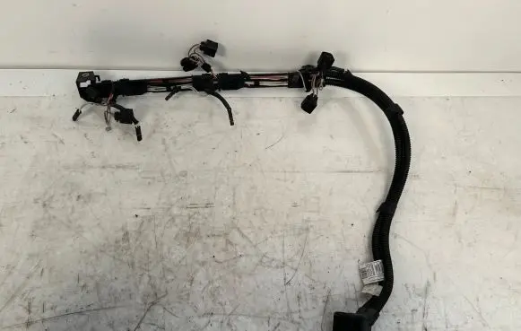BMW M4 F82 F83 Fuel injector wires 7589639