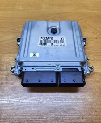 Volvo XC60 Engine control unit/module 31272462AA 0281012765