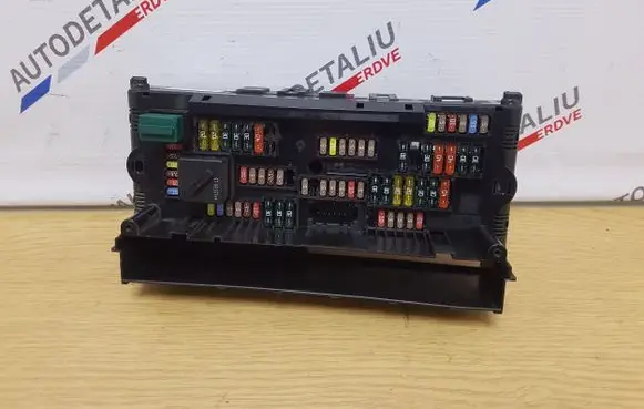 BMW 5 F10 F11 Fuse module 9252815