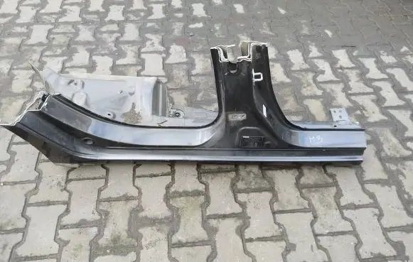 Mazda 3 III Sill