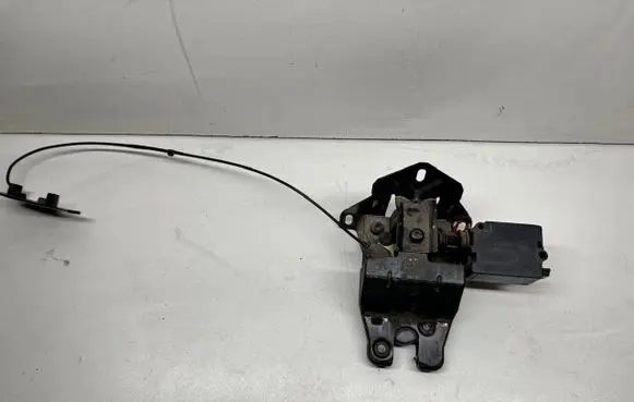 BMW 5 E39 Tailgate/trunk/boot lock/catch/latch 8168892