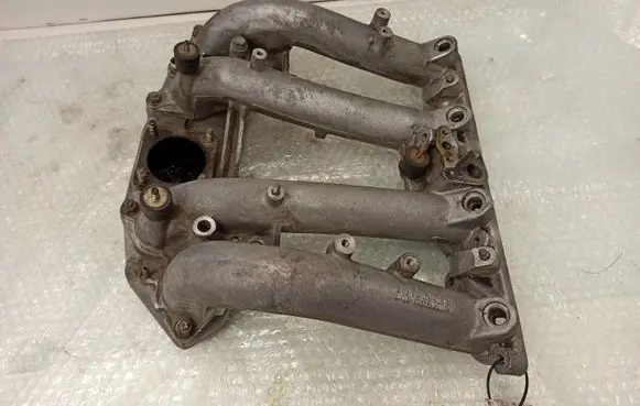 Mercedes-Benz E W123 Intake manifold R1021410301 R1021401190