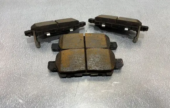 Infiniti Q50 Brake pads (rear) 