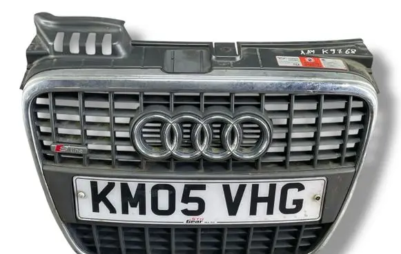 Audi A4 S4 B7 8E 8H Front bumper upper radiator grill 8E0853651M